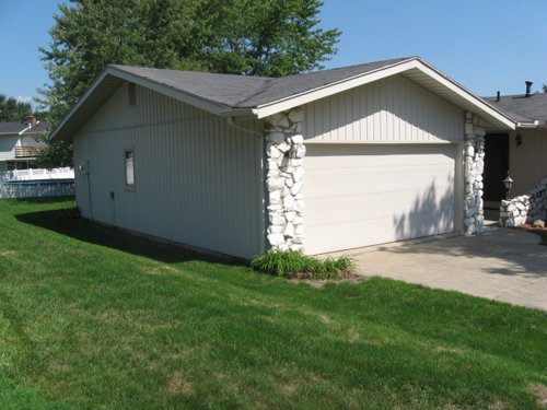 Property photo 5 - 3 Bedroom, 2 Bath Home on Cul-de-sac Lot